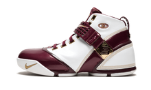 Load image into Gallery viewer, Nike Zoom Lebron 5 WHITE/WHITE-MTLLC GOLD-DP MRN
