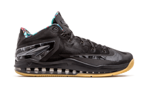 Load image into Gallery viewer, Nike Max Lebron 11 Low BLCK/BLCK-HYPR CRMSN-HYPR CBLT