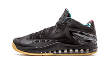 Load image into Gallery viewer, Nike Max Lebron 11 Low BLCK/BLCK-HYPR CRMSN-HYPR CBLT
