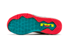 Load image into Gallery viewer, Nike Max Lebron 11 Low SE MULTI-COLOR/METALLIC GOLD
