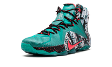 Load image into Gallery viewer, Nike Lebron 12 XMAS EMRLD GREEN/HYPR PNCH-DK EMRLD