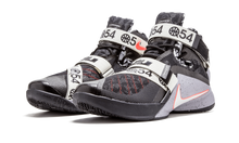 Load image into Gallery viewer, Nike Lebron Soldier 9 LMTD BLK/SMMT WHT-PRVNC PRPL-HT LV