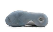 Load image into Gallery viewer, Nike Kyrie 3 WHITE/CHROME