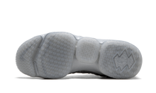 Load image into Gallery viewer, Nike Lebron 15 WOLF GREY/METALLIC GOLD