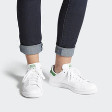Load image into Gallery viewer, STAN SMITH SHOES CLOUD WHITE / CLOUD WHITE / GREEN ADIDAS