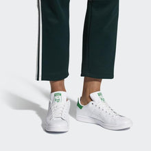 Load image into Gallery viewer, STAN SMITH SHOES CLOUD WHITE / CORE WHITE / GREEN ADIDAS