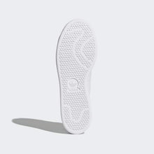 Load image into Gallery viewer, STAN SMITH SHOES CORE WHITE / CORE WHITE / DARK BLUE ADIDAS