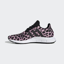 Load image into Gallery viewer, SWIFT RUN SHOES TRUE PINK / CORE BLACK / CARBON ADIDAS